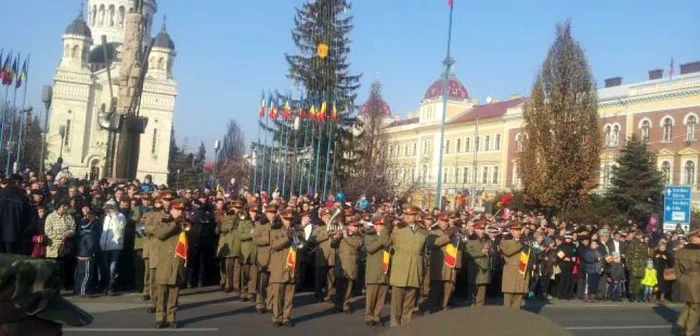 Manifestările de 1 Decembrie încep cu o slujbă la Catedrala Mitropolitană şi cu parada militară. FOTO: Remus Florescu