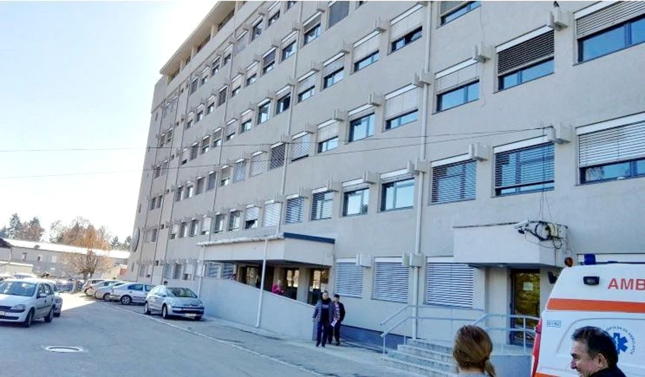 Spitalul Județean de Urgență din Râmnicu Vâlcea unde au ajuns mai multe persoane drogate involuntar 