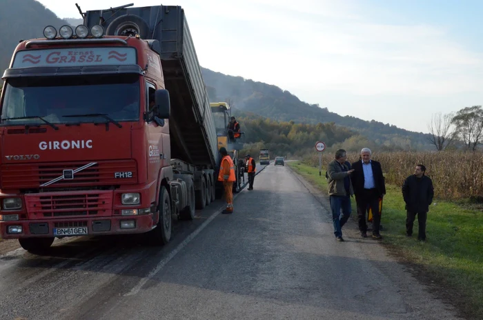 Covor asfaltic pana la intrarea in Sighet