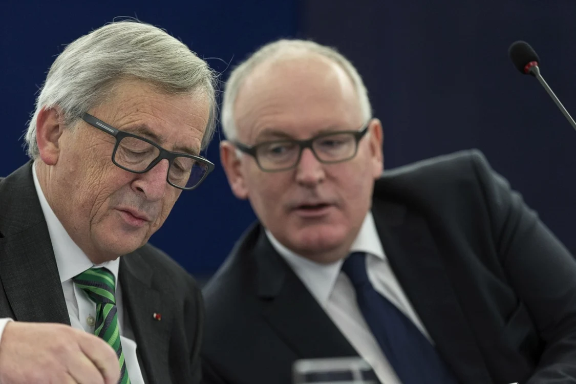 Preşedintele CE Jean Claude Juncker şi prim-vicepreşedintele CE, Frans Timmermans