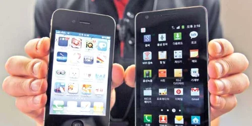 iPhone 4 (stânga), elaborat de Apple, este rivalul Samsung Galaxy S II pe segmentul smartphone