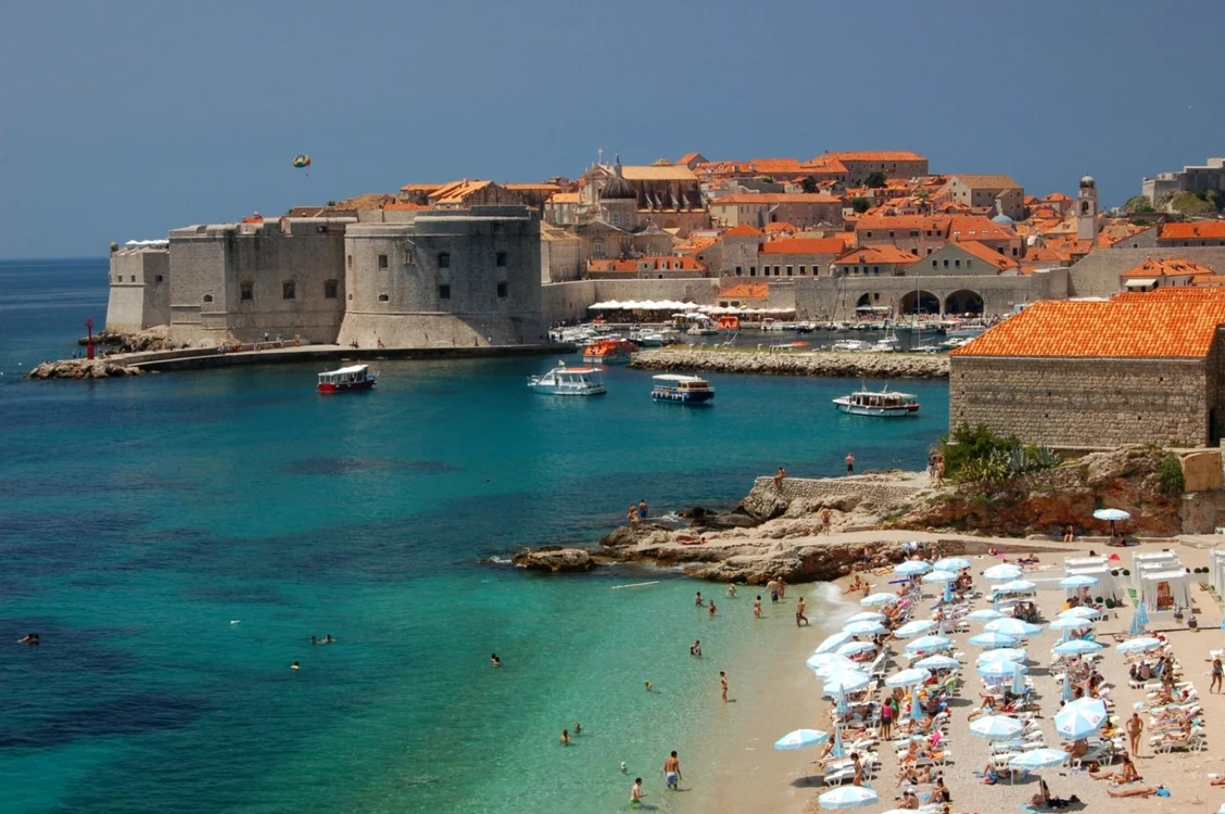 Dubrovnik este una dintre cele mai apreciate staţiuni de pe litoralul Mării Adriatice. FOTO Unsplash