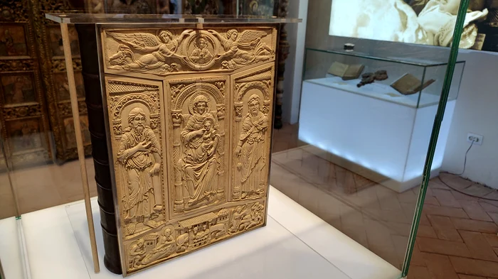 Facsimilul manuscrisului Codex Aureus, expus pentru public FOTO Adevărul