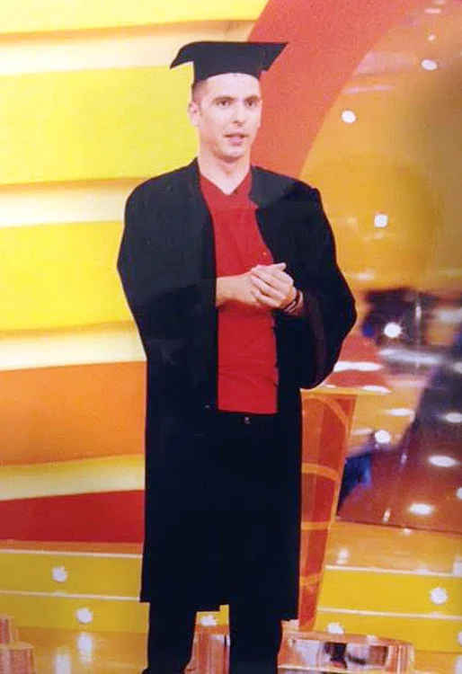 Aşa arăta Dan Negru în 2001, când realiza la Antena 1 emisiunea “Academia vedetelor”