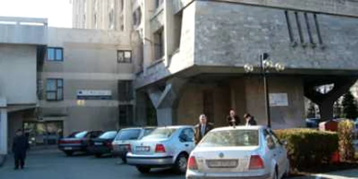 Ploieşti: Gripa porcină închide Palatul Administrativ din Ploieşti