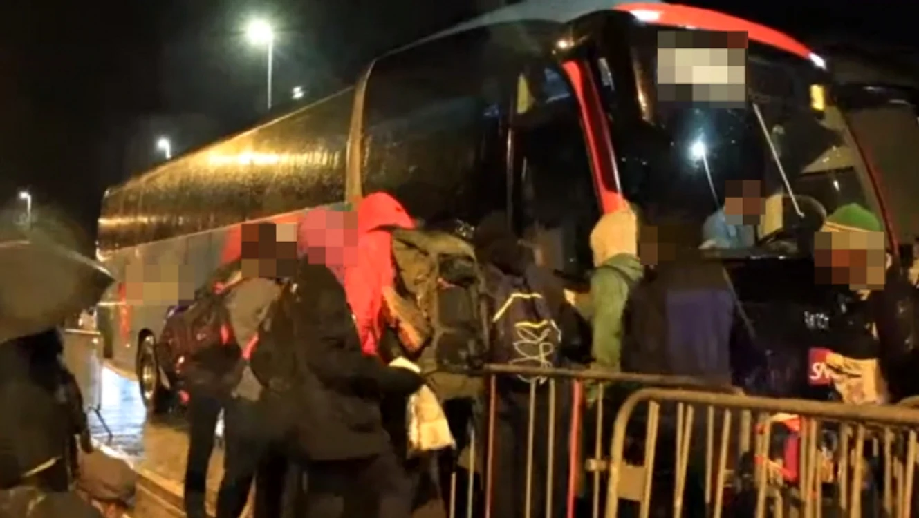 Autocarul în care se afla suspectul era plin cu români care mergeau în AngliaFoto: stiridiaspora.ro