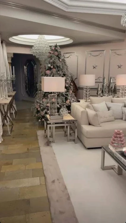 22 philipp plein si a decorat casa excentric de craciun 21 jpg jpeg