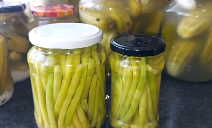 Păstăi de fasole la borcan pentu iarnă.