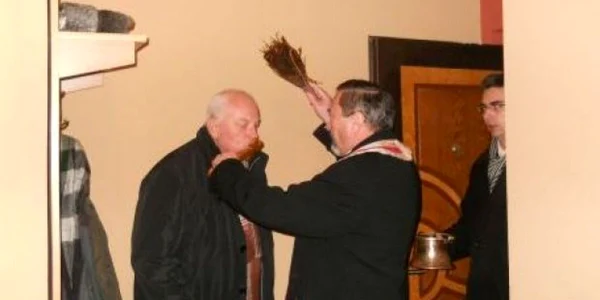 Sfinţirea caselor se va încheia pe 8 ianuarie/foto: Arhiva