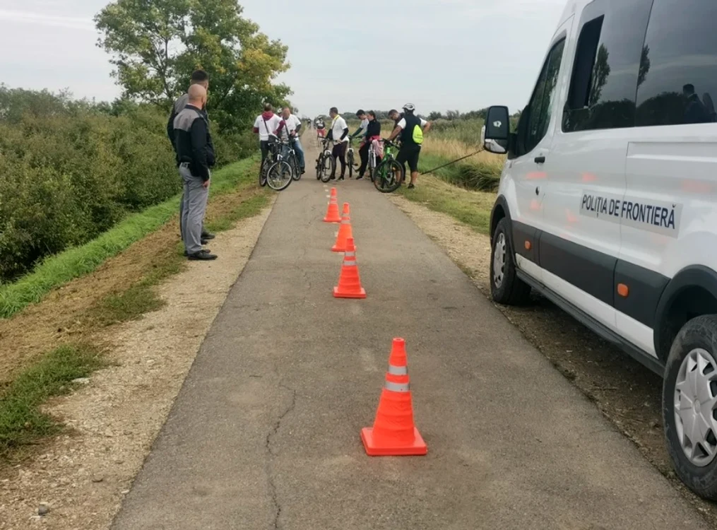 Pista de biciclete pe digul Begăi FOTO Ștefan Both