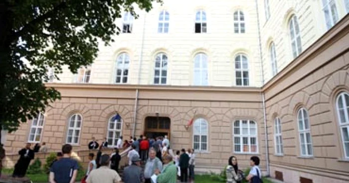 Timişoara: Judecătorii ameninţă că trag obloanele la Tribunalul Timiş