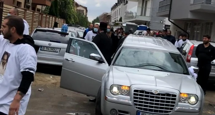 Florin Salam își îngroapă fratele lângă soția pe care a pierdut-o în 2009foto: BLITZ