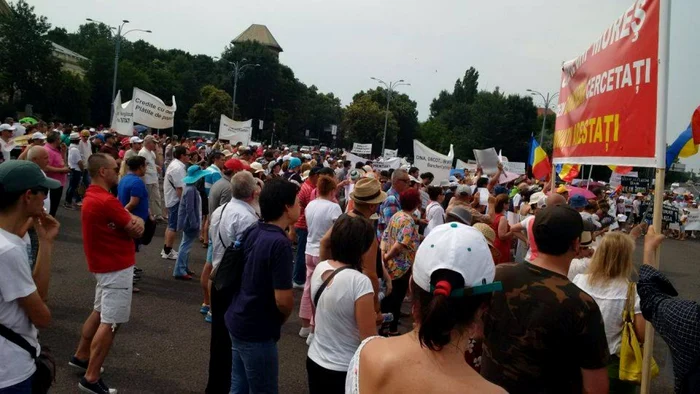 Protest clienti cu credite in franci 14 iunie FOTO Facebook