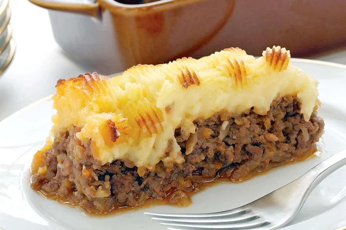 
    Miniruladă de varză cu carne de vită  