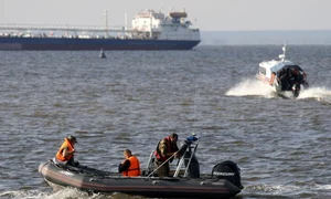Ei au supravieţuit naufragiului FOTO: Reuters jpeg