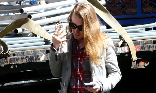 macaulay culkin hepta 2341954 jpg jpeg