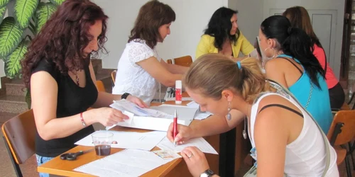 Absolvenţii sunt aşteptaţi să se înscrie în evidenţele AJOFM (Foto Arhivă)