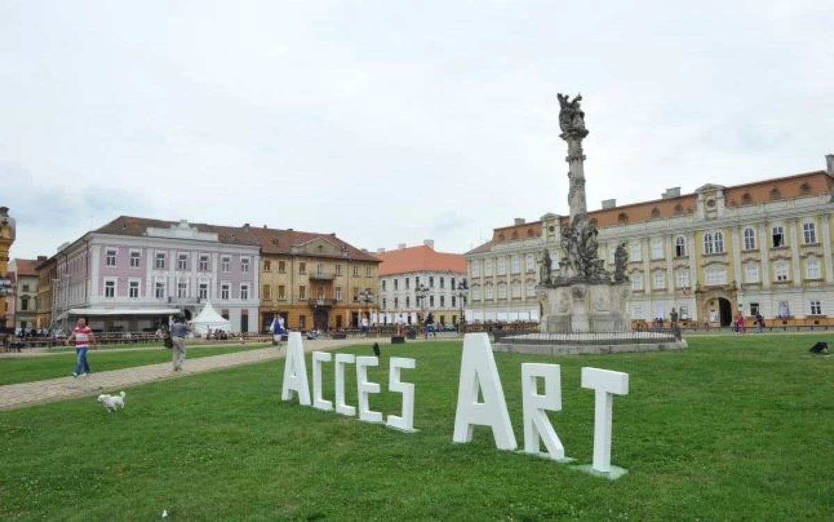 Acces Art se mută din Piaţa Unrii