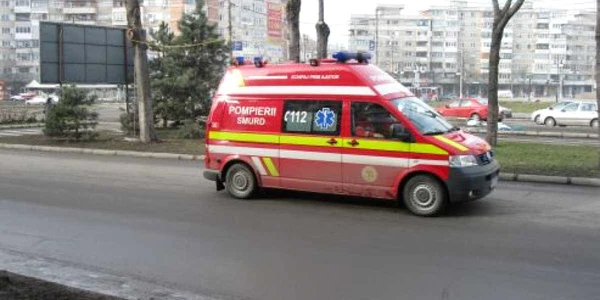 Echipajul SMURD a fost solicitat pentru evacuarea unui bolnav supraponderal