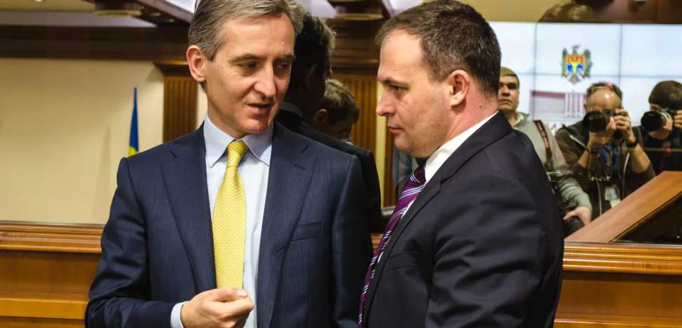 Iurie Leancă, în discuţie cu preşedintele Parlamentului, Andrian Candu FOTO: Adevărul Moldova / Alexandru Tarlev
