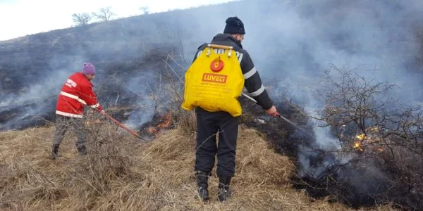 Incendiu in Mehedinti FOTO ISU Drobeta 