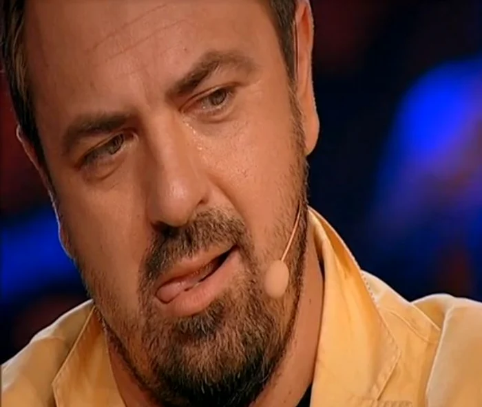 
    Horia Brenciu s-a emoţionat aât de tare încât lacrimile au început să-i curgă şiroaie pe obrazfoto: captură Antena 1  