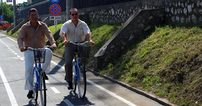 Pista de biciclete de pe Calea Zarandului va fi prelungită. FOTO: Daniel Guţă.