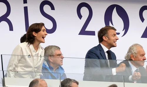 Emmanuel Macron și Amelie Oudea Castera. FOTO: Profimedia