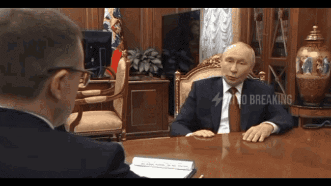 Detaliul bizar observat în timpul unui interviu cu Putin. Cum a fost surprins dictatorul de la Kremlin