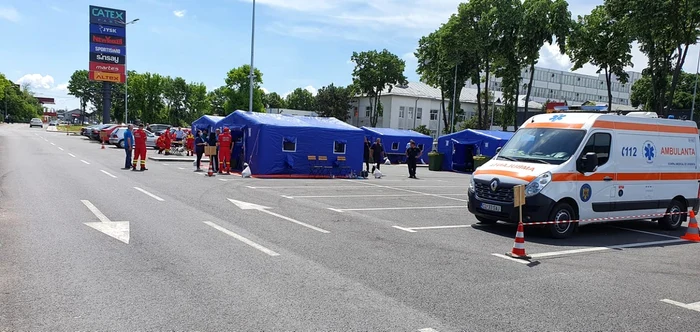 Vaccinarea drive-trough se desfăşoară în zilele de 22 şi 23 mai FOTO Facebook/Vlad Sârzea