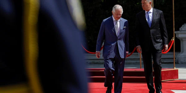 Regele Charles al III-lea al Marii Britanii este primit de președintele Klaus Iohannis la Palatul Cotroceni din București. FOTO Inquam Photos / Octav Ganea