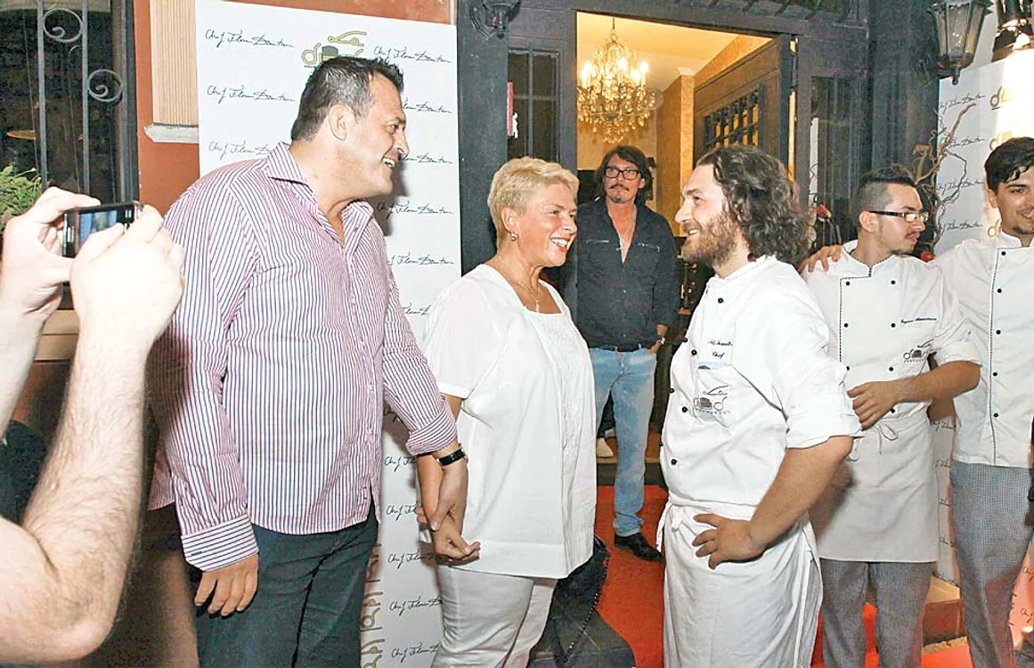 
    Teo şi Constantin s-au delectat cu  preparatele lui Florin Dumitrescu  