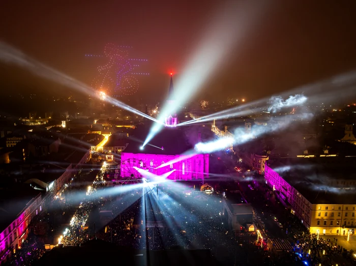În Cluj-Napoca a fost spectacol cu drone și lasere FOTO: FB/Primăria Cluj-Napoca  