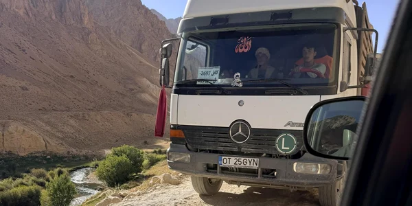 Camion romanesc in Afganistan  Foto Reddit jpg