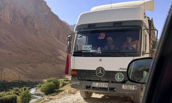 Camion romanesc in Afganistan Foto Reddit jpg