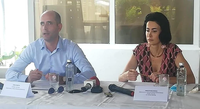 Anca Pavel Nedea și fratele său, Ionuț Nedea, cel care deține agenția litoralulromanesc.ro, au susținut marți o conferință de presă