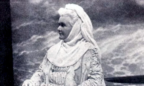 Regina Elisabeta – Portret subiectiv jpeg