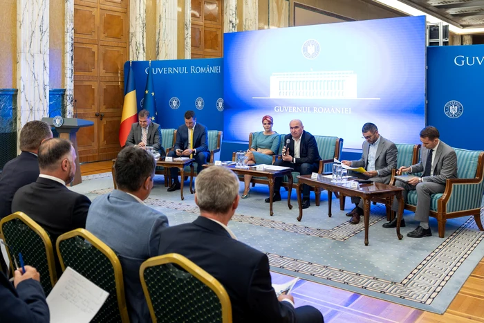 Premierul Ilie Bolojan s-a întâlnit cu primarii la Palatul Victoria / Sursa foto: Guvernul României