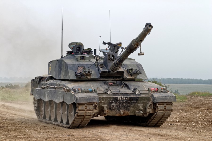 Tanc britanic Challenger 2 distrus de o dronă FPV în regiunea Kursk | sursa foto: Adevarul