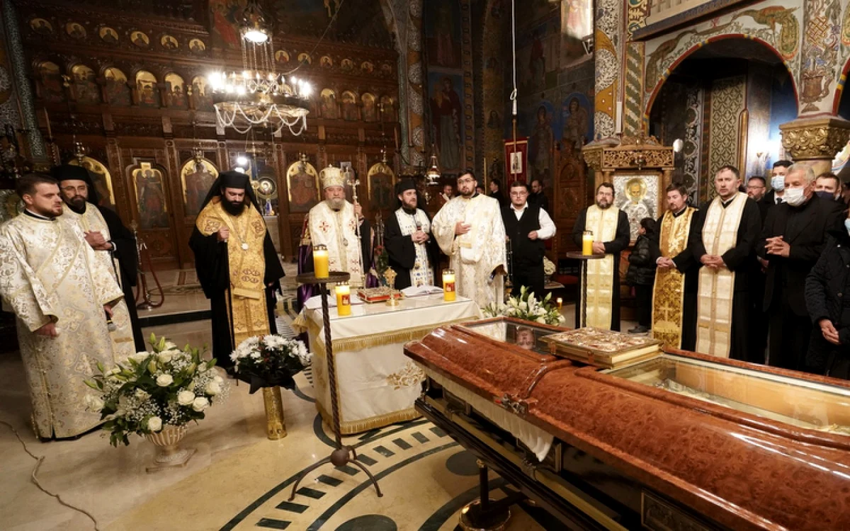 Priveghi la Catedrala din Deva. Foto Episcopia Devei şi Hunedoarei.