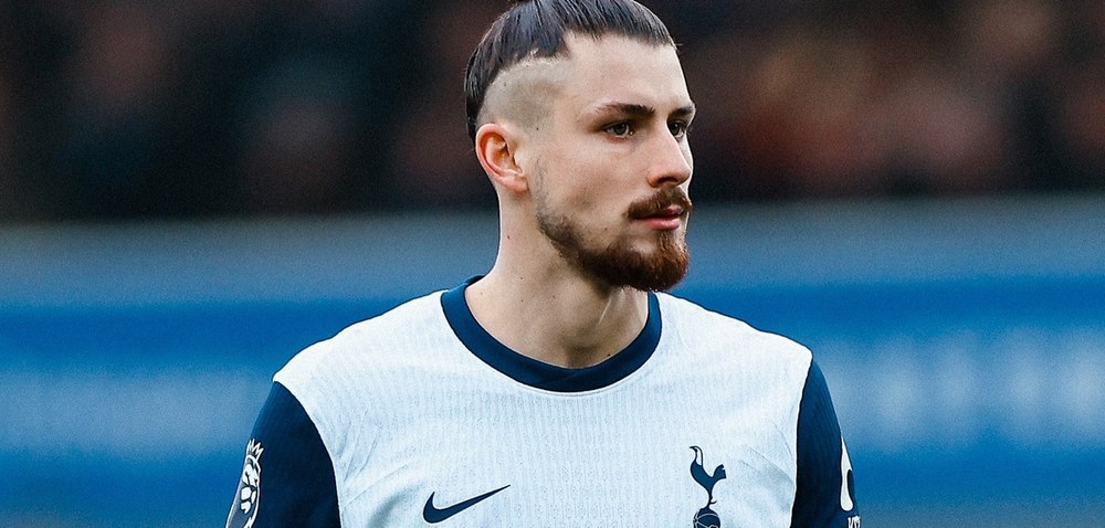 Situație explozivă la Tottenham. Suporterii speră ca antrenorul lui Drăgușin să fie dat afară „mâine dimineață”