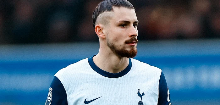 Radu Drăgușin nu-și poate ajuta echipa să se ridice în clasament   FOTO Facebook