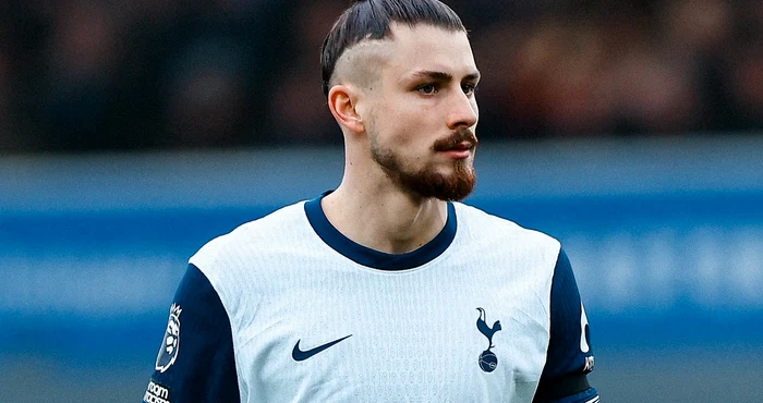 Radu Drăgușin nu s-a impus la Londra   FOTO Facebook