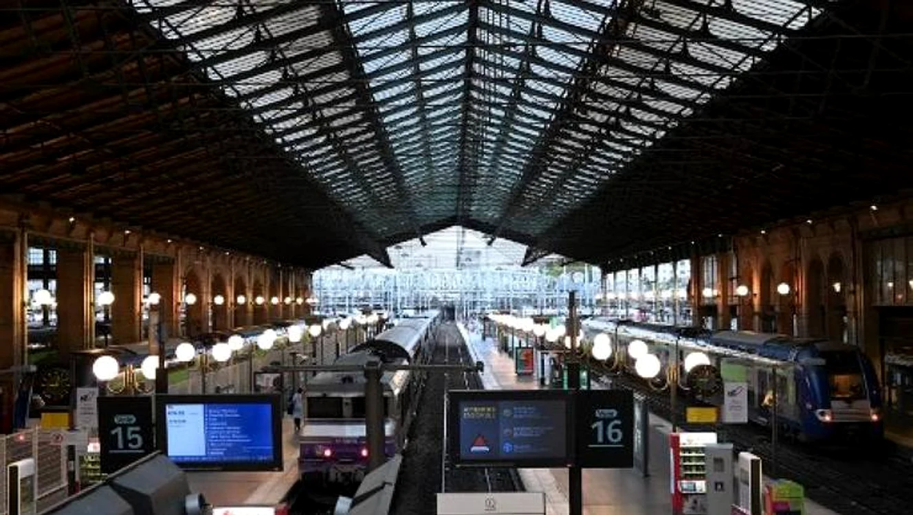 Gările din Paris au părut abandonate în timpul protestelor de joi, 5 decembrie 