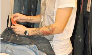 Munteanu face  haine pentru colegi jpeg