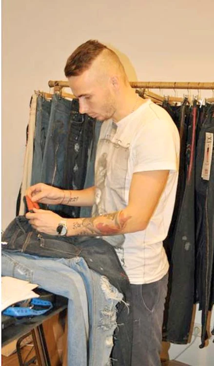 Munteanu face  haine pentru colegi