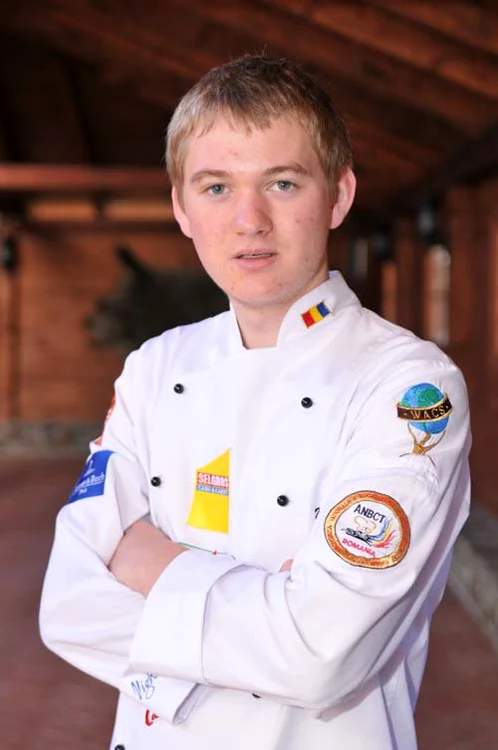 
    Dragoș Bercea e la începutul  carierei și a câștigat  „TopChef” de la Antena 1FOTOGRAFII: ARHIVA PERSONALĂ  