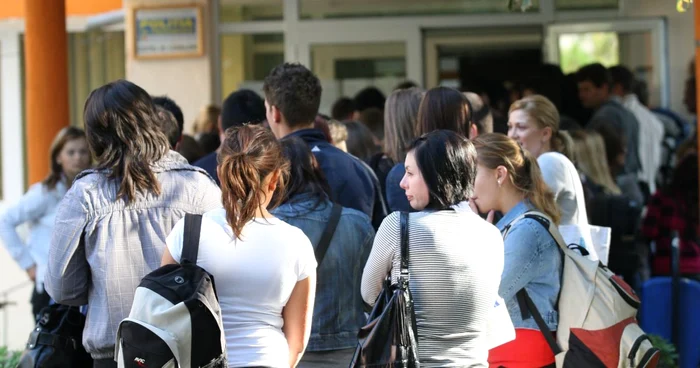 Elevii au făcut coadă la colegii şi şcolile profesionale 
