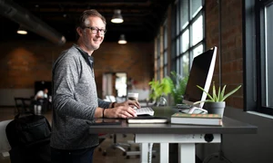 office desk 6952919 1280 jpg