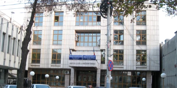 Informaţii despre cotele de contribuţii se pot obţine de la Casa Judeţeană de Pensii